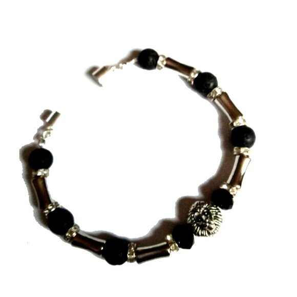 Luxe Lion Head Beaded Bracelet - Picture 8 of 8